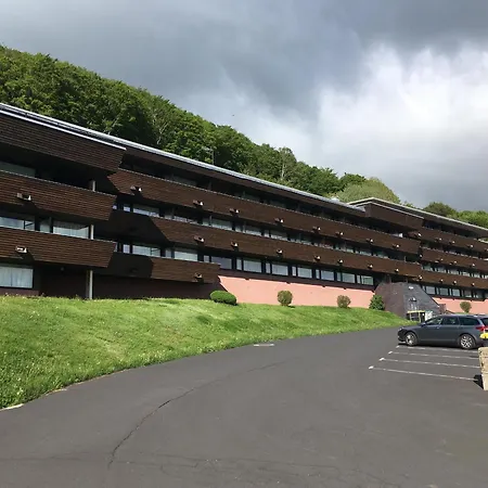 5 Pers Avec Balcon Et Garage A Super Besse, Wi-fi Gratuit - Fr-1-814-43 Lägenhet Besse-et-Saint-Anastaise